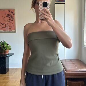 Aritzia figure knit eyecatcher